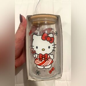 HELLO KITTY HOLIDAY GLASS TUMBLER WITH LID AND STRAW